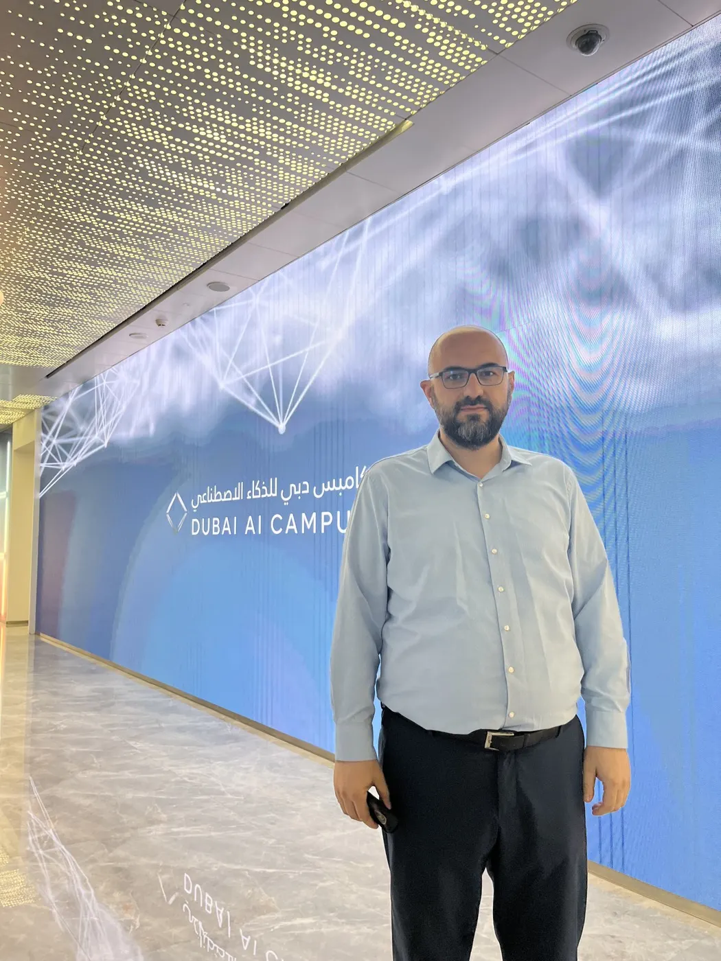 Dubai AI Campus tabelası, uluslararası yapay zeka ekosistemi ziyareti